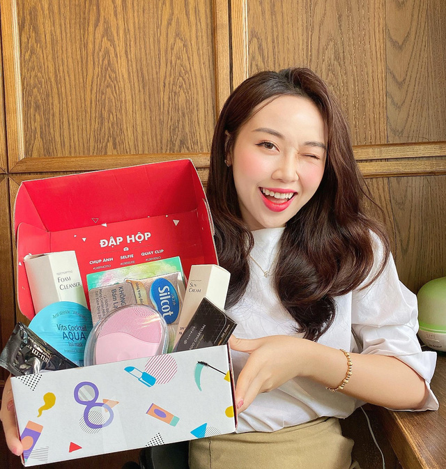 Lixibox được yêu thích bởi nhiều bạn trẻ và beauty blogger nổi tiếng như Hanah Olala, Nhi Ngô – The Skincare Junkie
